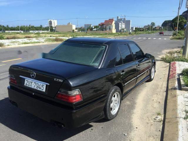 Cần bán xe Mercedes E230 năm sản xuất 1994, màu đen, nhập khẩu 