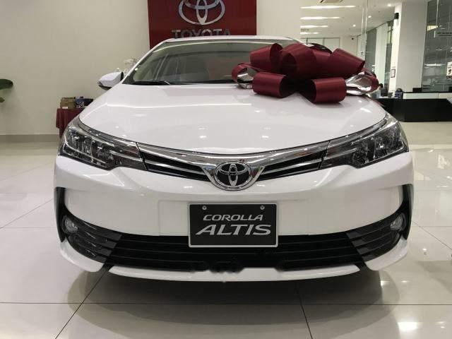 Cần bán Toyota Corolla Altis năm sản xuất 2018, màu trắng
