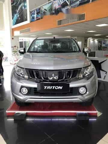 Bán ô tô Mitsubishi Triton 4x4 AT năm 2018, màu bạc