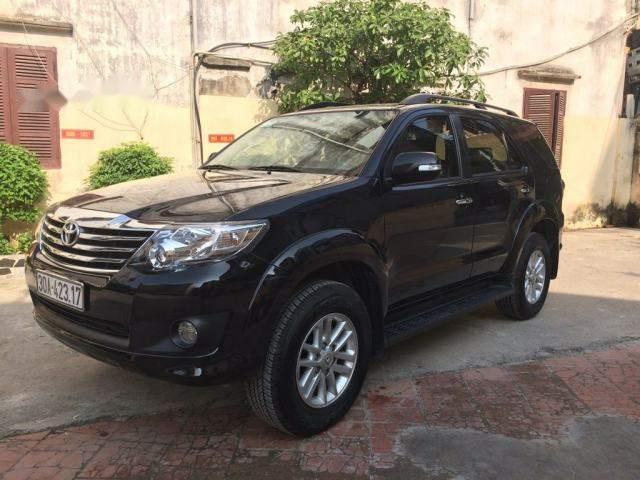 Bán Toyota Fortuner đời 2014, màu đen, 910tr