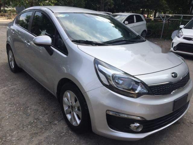 Cần bán gấp Kia Rio đời 2015, màu bạc, nhập khẩu số sàn, giá chỉ 455 triệu