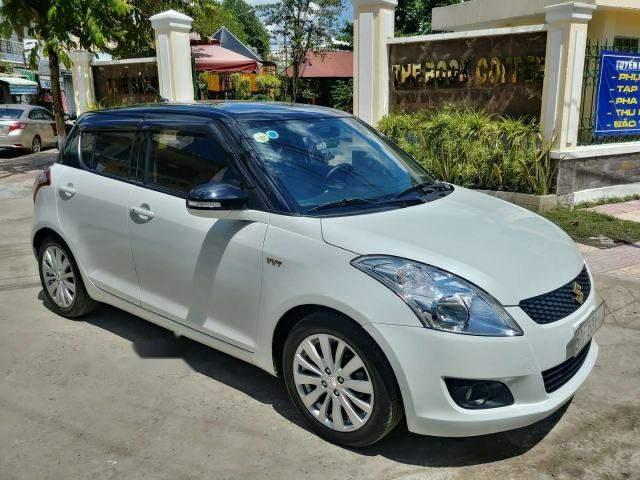 Cần bán Suzuki Swift 1.4 AT năm sản xuất 2015, hai màu