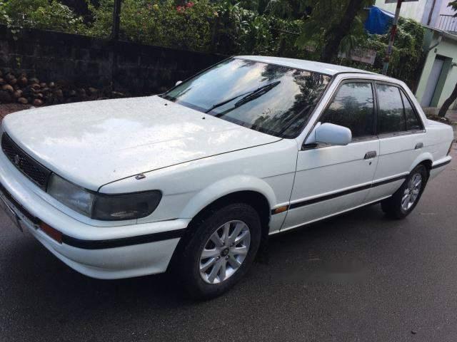 Cần bán xe Nissan Bluebird 1994, màu trắng, 68 triệu