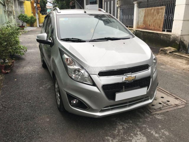 Bán Chevrolet Spark LT 1.2 màu bạc 2016, số sàn, xe gia đình chính chủ