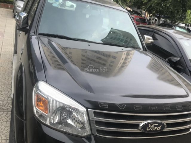 Cần bán Ford Everest 2014 màu đen, 7 chỗ