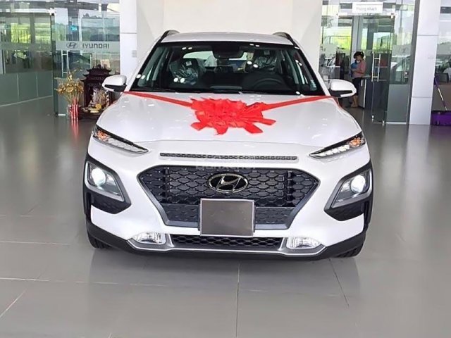 Bán ô tô Hyundai Kona 2.0 ATH sản xuất 2018, màu trắng sang trọng