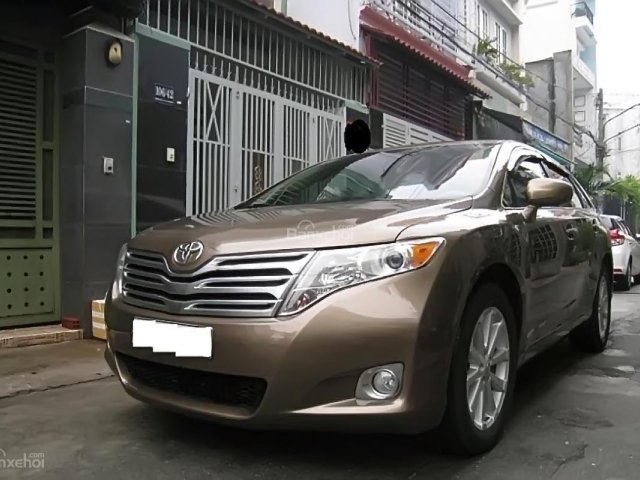 Cần bán lại xe Toyota Venza AT đời 2010, màu nâu, nhập khẩu nguyên chiếc 
