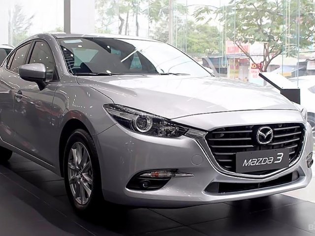 Bán xe Mazda 3 1.5 GAT đời 2018, màu bạc, giá tốt