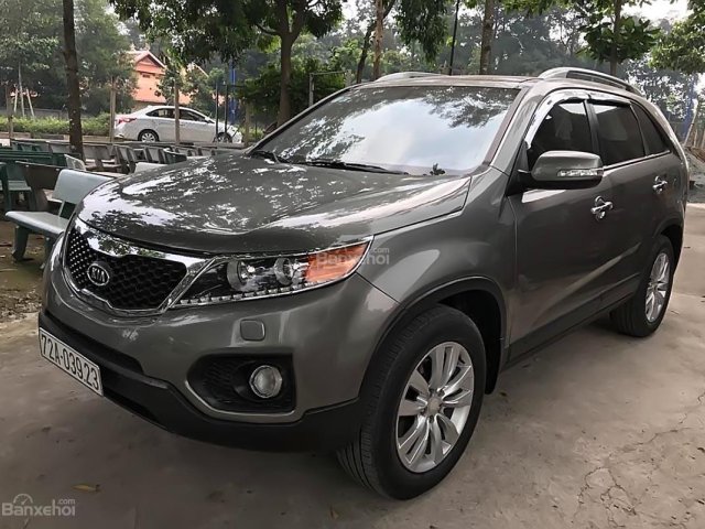 Cần bán gấp Kia Sorento GAT 2.4L 4WD đời 2012, màu xám 