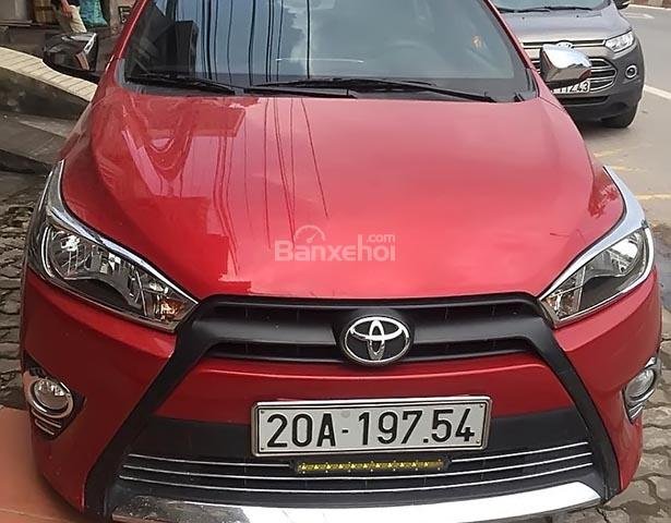 Bán Toyota Yaris sản xuất năm 2016, màu đỏ 