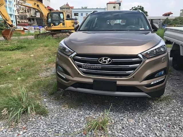 Cần bán Hyundai Tucson 2.0 đời 2018, màu nâu