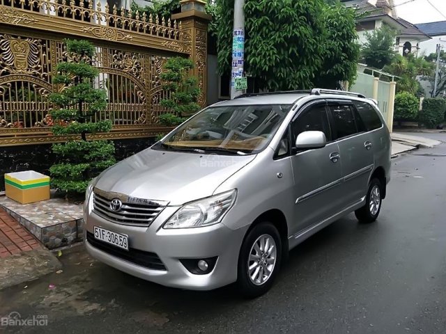 Bán xe cũ Toyota Innova 2.0G sản xuất năm 2013, màu bạc