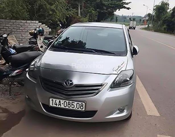 Bán xe cũ Toyota Vios sản xuất 2013, màu bạc  