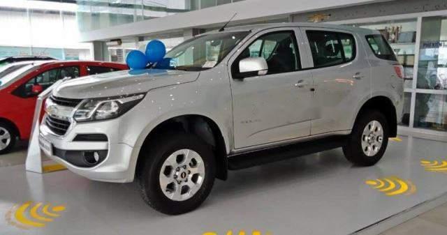 Bán ô tô Chevrolet Trailblazer sản xuất năm 2018, màu kem (be), nhập khẩu nguyên chiếc, 859tr