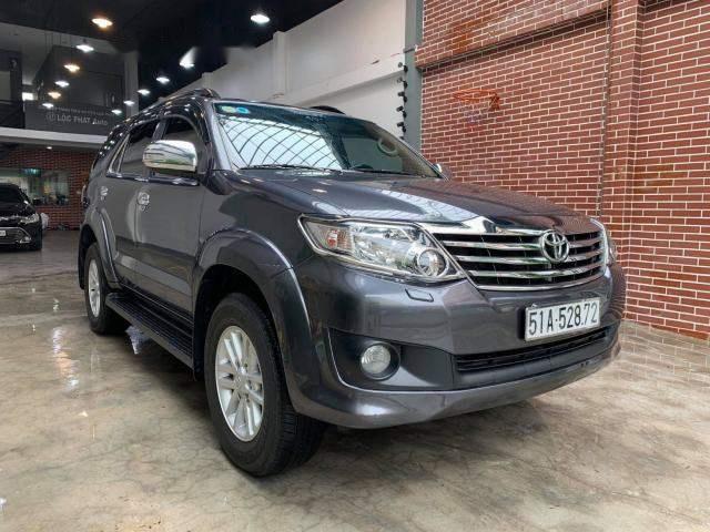 Bán xe Toyota Fortuner đời 2013, màu xám