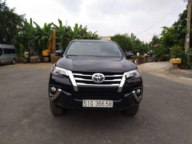 Bán Toyota Fortuner năm sản xuất 2017, màu đen