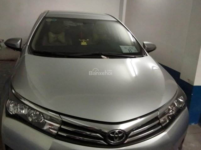 Cần bán xe Toyota Corolla Altis năm 2014, màu bạc