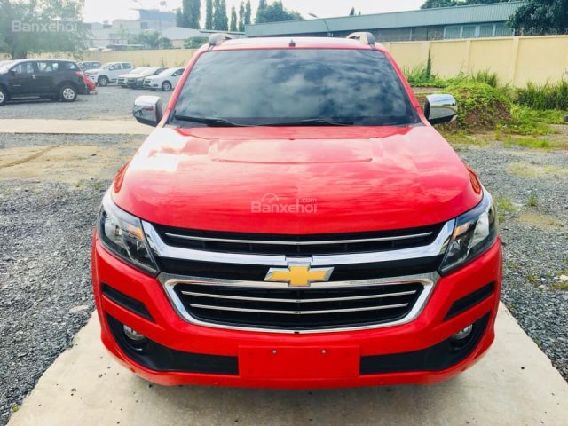 Cần bán xe Chevrolet Colorado 4x2 AT sản xuất 2018, màu đỏ, nhập khẩu