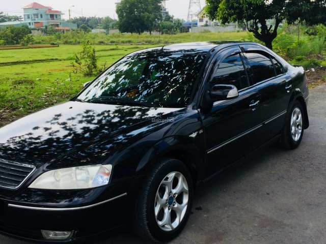 Bán xe Ford Mondeo đăng ký cuối 2004, xe gia đình, ít sử dụng, xem xe tại quận 2