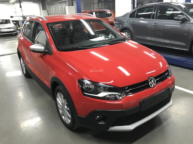 Bán Volkswagen Cross Polo giá tốt nhất, giao xe toàn quốc, hỗ trợ vay 80% xe - 090.364.3659