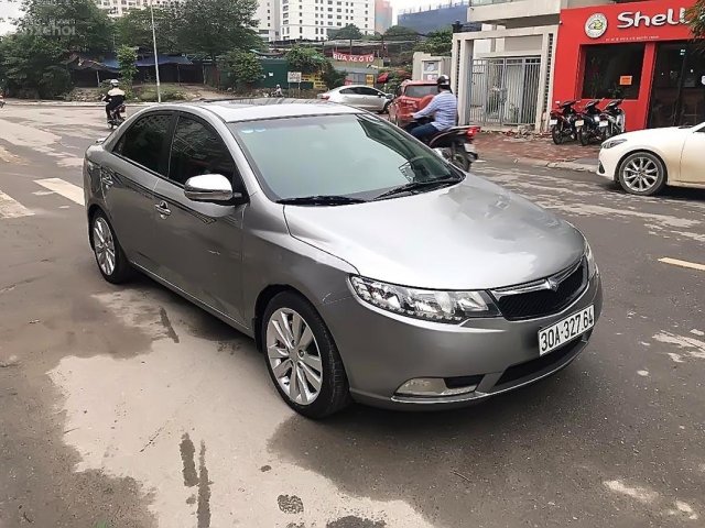 Cần bán Kia Forte AT năm sản xuất 2013, màu bạc chính chủ