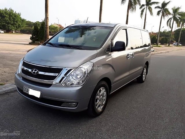 Cần bán lại xe Hyundai Grand Starex 2012, màu bạc, nhập khẩu số sàn, 680tr