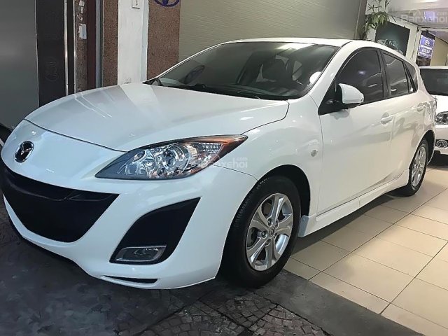 Cần bán lại xe Mazda 3 1.6 năm sản xuất 2011, màu trắng, xe nhập chính chủ