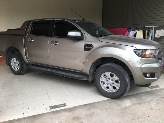 Bán Ford Ranger XLS AT sản xuất 2016, màu vàng, nhập khẩu