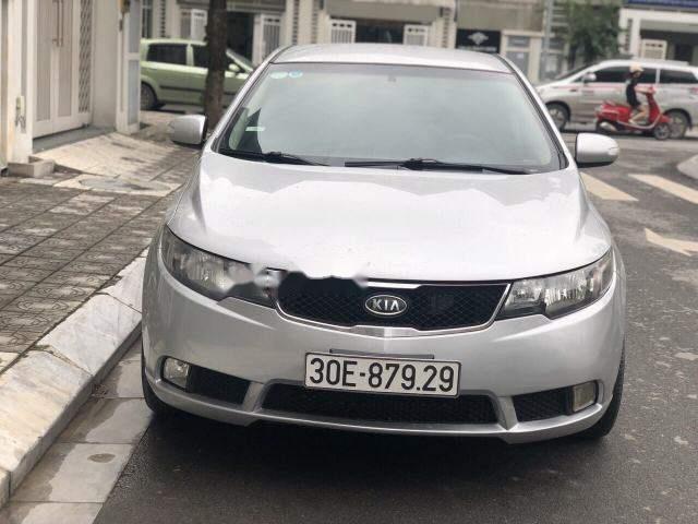 Bán xe Kia Forte đời 2011, màu bạc chính chủ, giá tốt