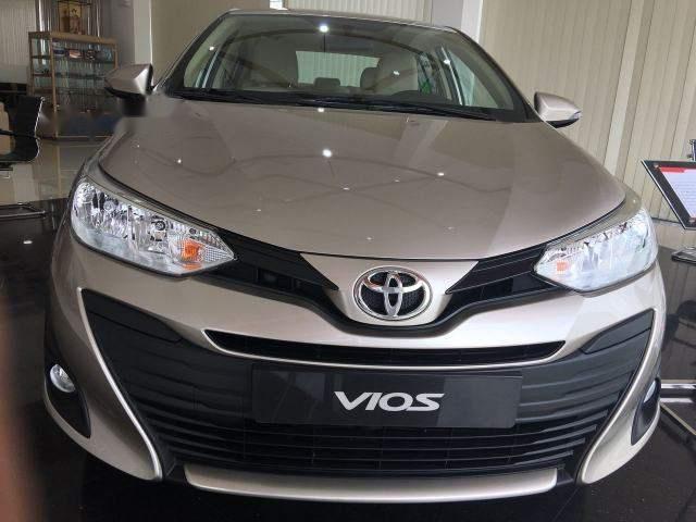 Bán ô tô Toyota Vios năm sản xuất 2018, tặng bảo hiểm 2 chiều