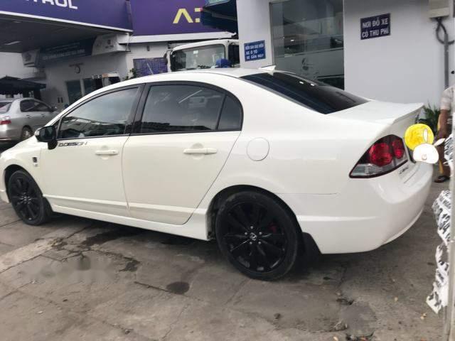 Bán Honda Civic 2011, màu trắng xe gia đình, giá 355tr