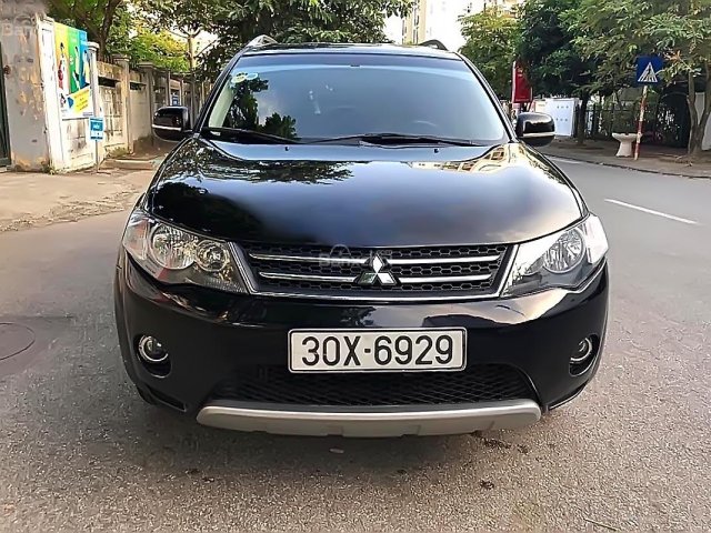 Cần bán lại xe Mitsubishi Outlander năm sản xuất 2009, màu đen 