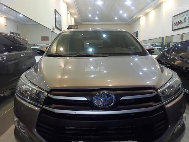 Cần bán gấp xe cũ Toyota Innova E đời 2016 như mới, giá 685tr