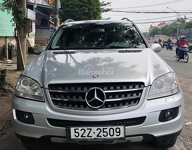 Bán ô tô Mercedes ML350 sản xuất năm 2005, màu bạc, nhập khẩu  