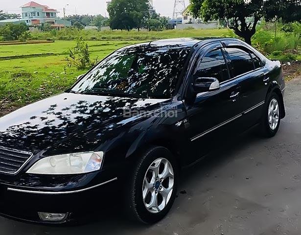 Cần bán gấp Ford Mondeo sản xuất 2004, màu đen, nhập khẩu nguyên chiếc