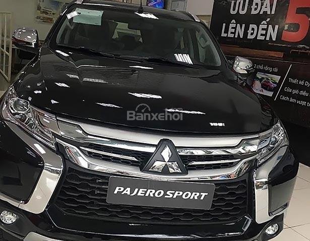 Bán Mitsubishi Pajero Sport 2.4D 4x2 AT 2018, màu đen, nhập khẩu