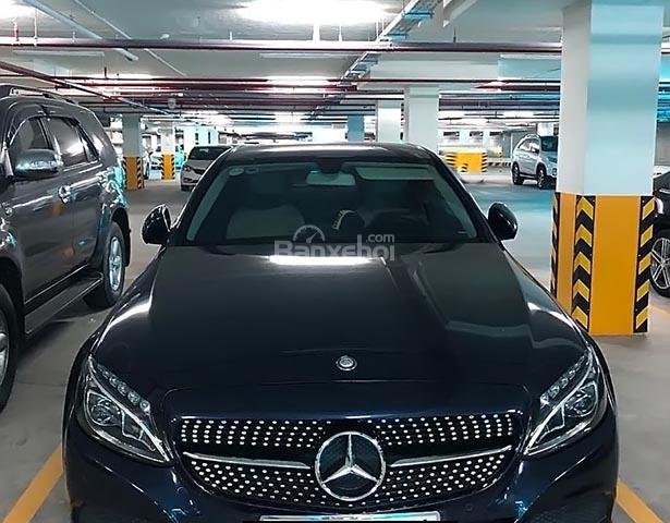 Cần bán lại xe Mercedes C200 2015, màu xanh lam như mới