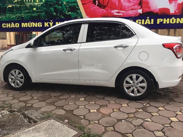 Cần bán lại xe Hyundai Grand i10 AT năm 2016, màu trắng, nhập khẩu