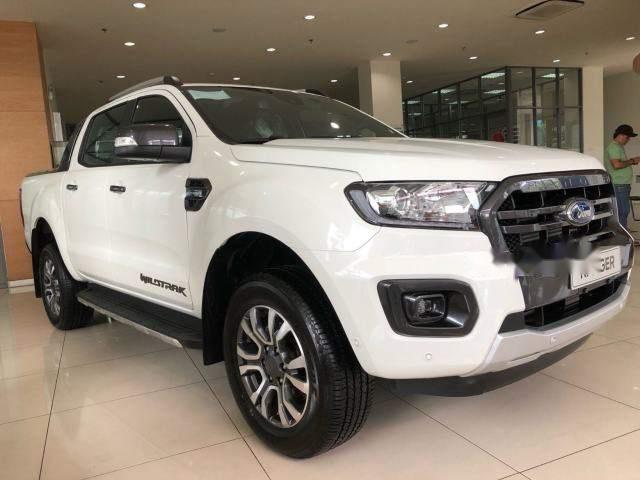 Bán xe Ford Ranger Wildtrak 2.0L AT năm sản xuất 2018, màu trắng số tự động