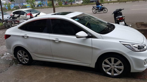 Cần bán xe Hyundai Accent 1.4 AT 2015, màu trắng  0