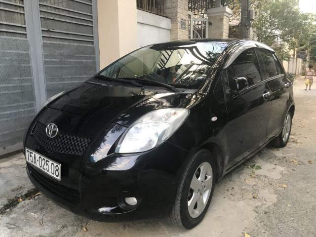 Cần bán gấp Toyota Yaris năm sản xuất 2008, màu đen 