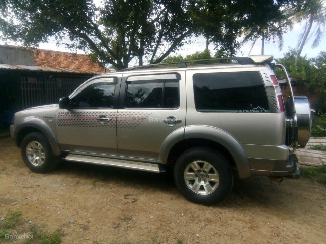 Cần bán Ford Everest 2008, màu nâu xe gia đình, 385 triệu