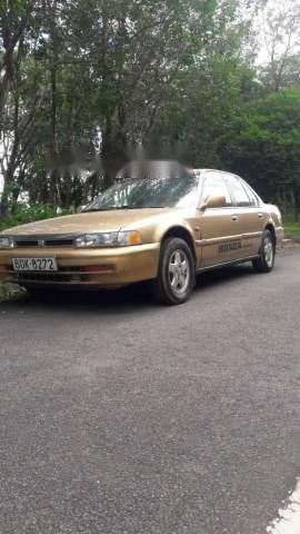 Tôi cần bán xe Accord, xe nhập đời 1990, đk 1998