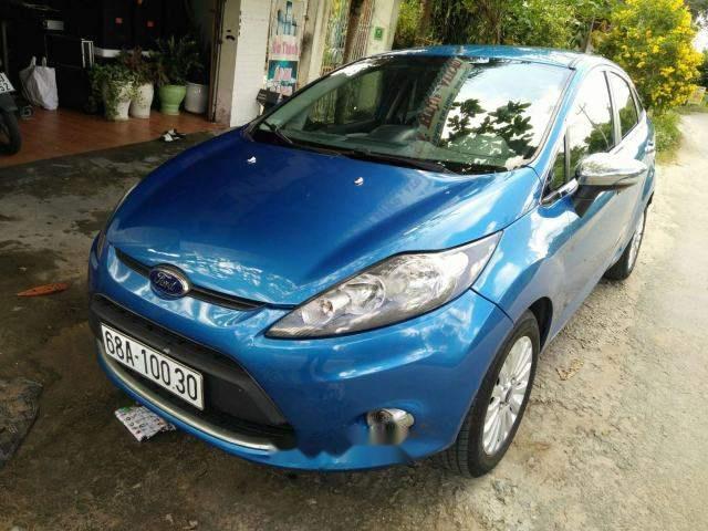 Bán chiếc xe Ford Fiesta số tự động, máy 1,6 không hao xăng nhưng chạy rất vọt và đầm chắc