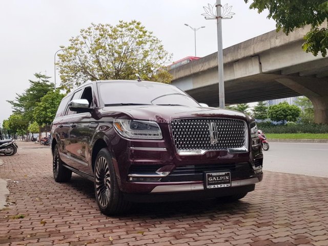 Bán Lincoln Navigator Black Label màu đỏ, nội thất nâu đỏ, xe sản xuất 2018, nhập khẩu nguyên chiếc mới 100%