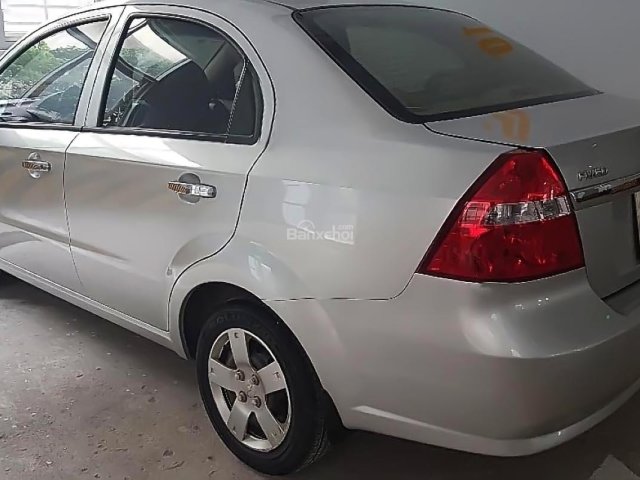 Bán xe Chevrolet Aveo 1.5MT 2013, màu bạc như mới