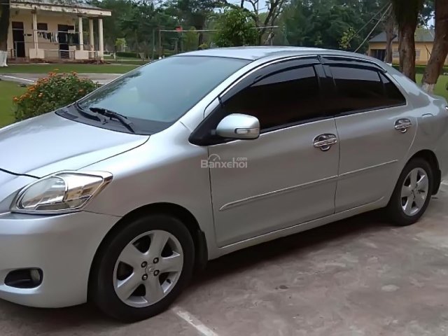 Cần bán gấp Toyota Vios 1.5 đời 2009, màu bạc xe gia đình0