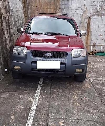 Cần bán gấp Ford Escape sản xuất năm 2003, màu đỏ số sàn, đồng sơn rin, lốp mới