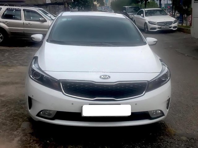 Bán xe Kia Cerato 2.0 AT, Sx và đăng ký 09/2017, chạy 4.000 km, màu trắng