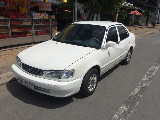 Cần bán gấp xe cũ Toyota Corolla 1.3 năm 2001, màu trắng, 128tr